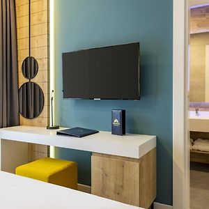 Corner King Room Mobility accessible